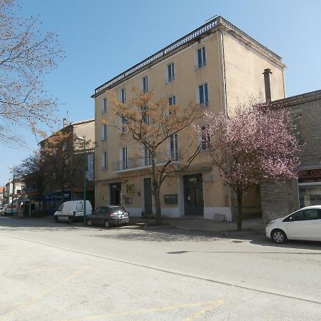 Hotel Le Moderne Saint-Paul-le-Jeune Buitenkant foto